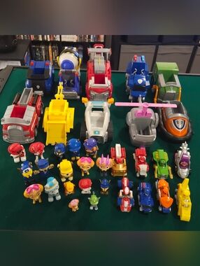 HUGE 37 ITEMS!! PAW Patrol Kids Toy Vehicles, Figures And Books!